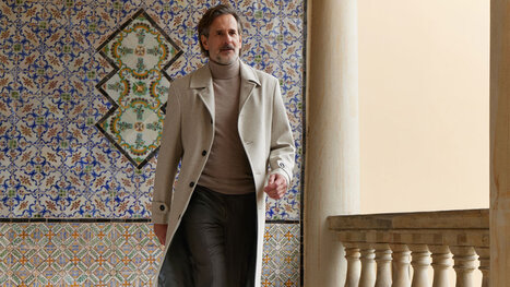 Płaszcz męski z marynarką lub swetrem – poradnik stylizacji BYTOM