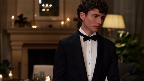 Jak się ubrać na sylwestra – koszula, garnitur, dodatki. Poradnik BYTOM