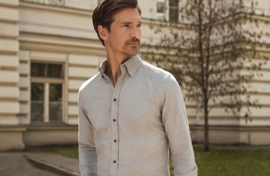 Mężczyzna w szarej koszuli Bytom.