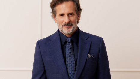 Jaka koszula do granatowego garnituru? Najlepsze zestawienia