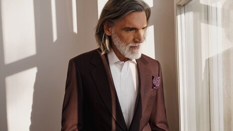 Jak nosić bordową marynarkę męską? 5 gotowych stylizacji