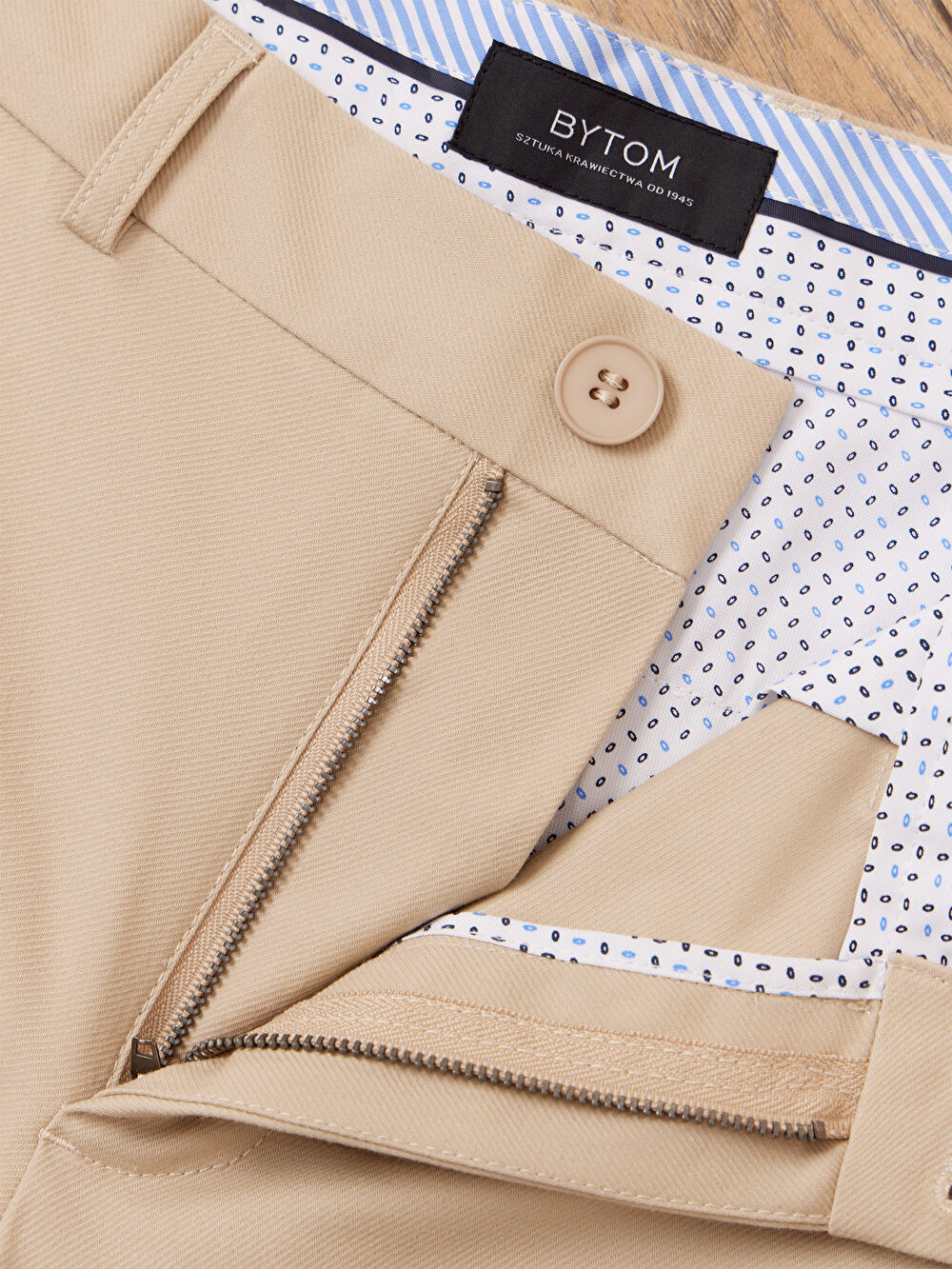 BEŻOWE SZORTY KADIS - 6