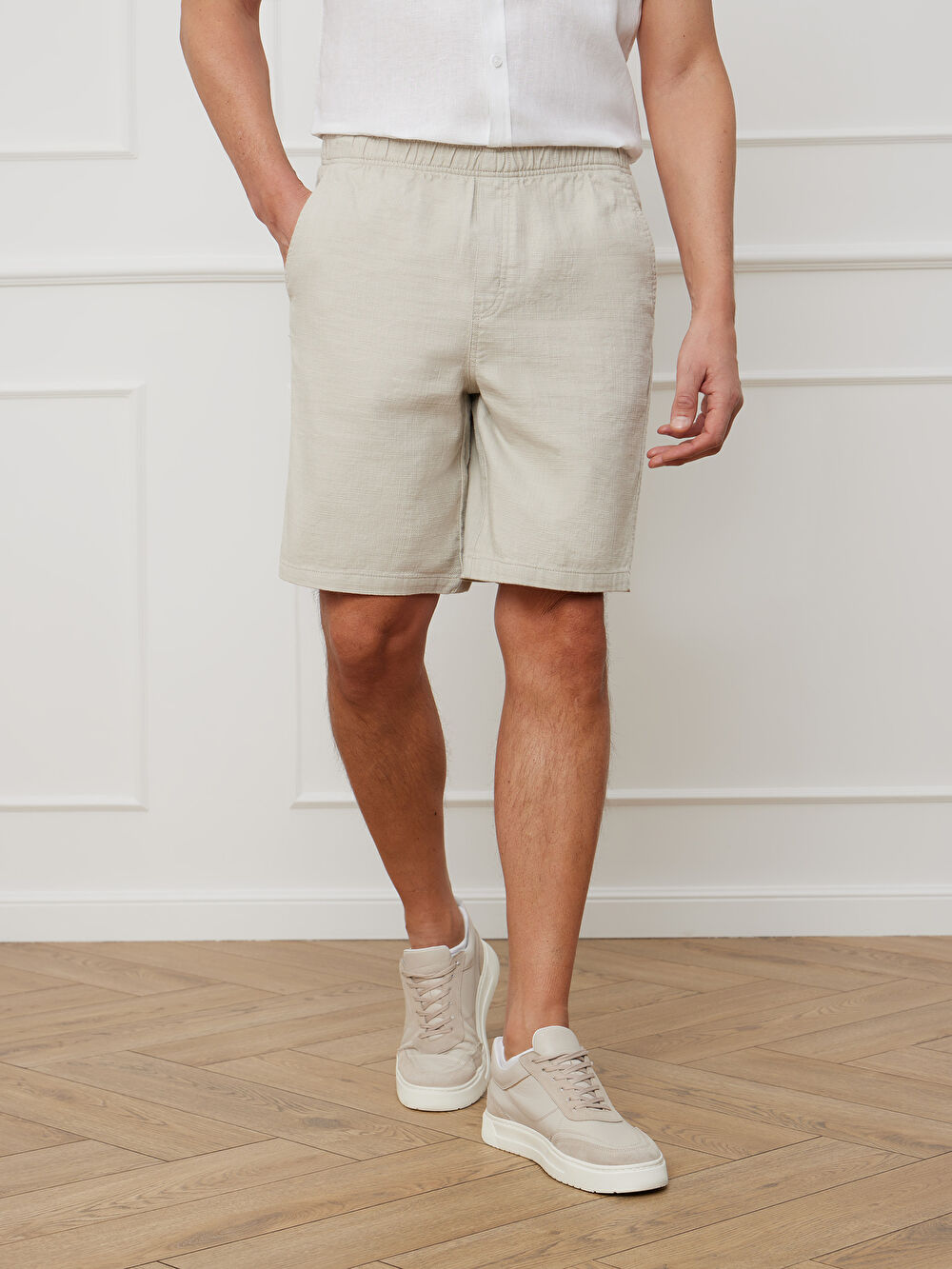 BEŻOWE SZORTY BRUKET