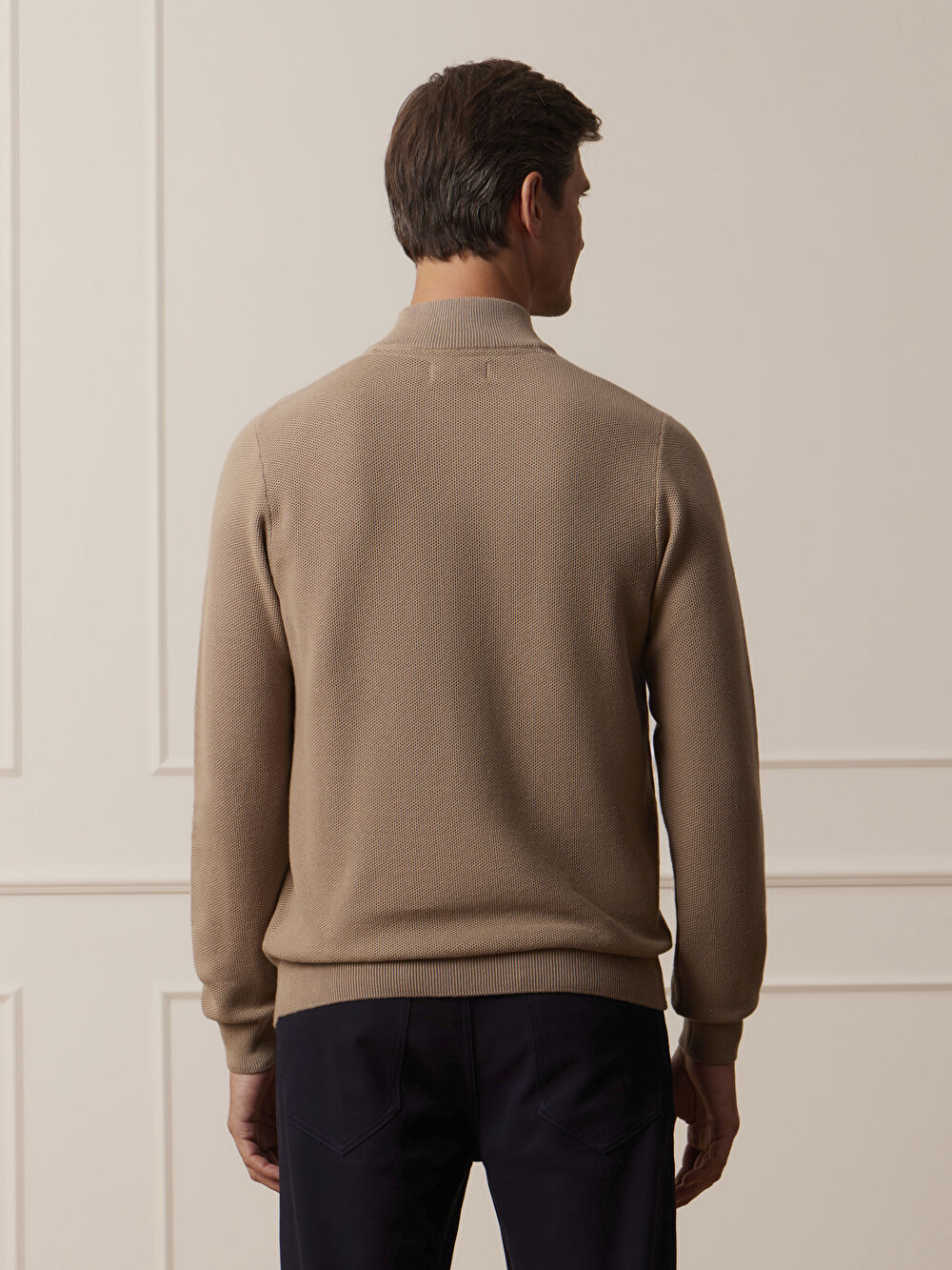 BEŻOWY SWETER MOSTYN - 6