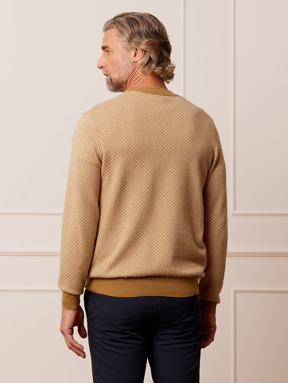 BEŻOWY SWETER KIRKBECK - 7