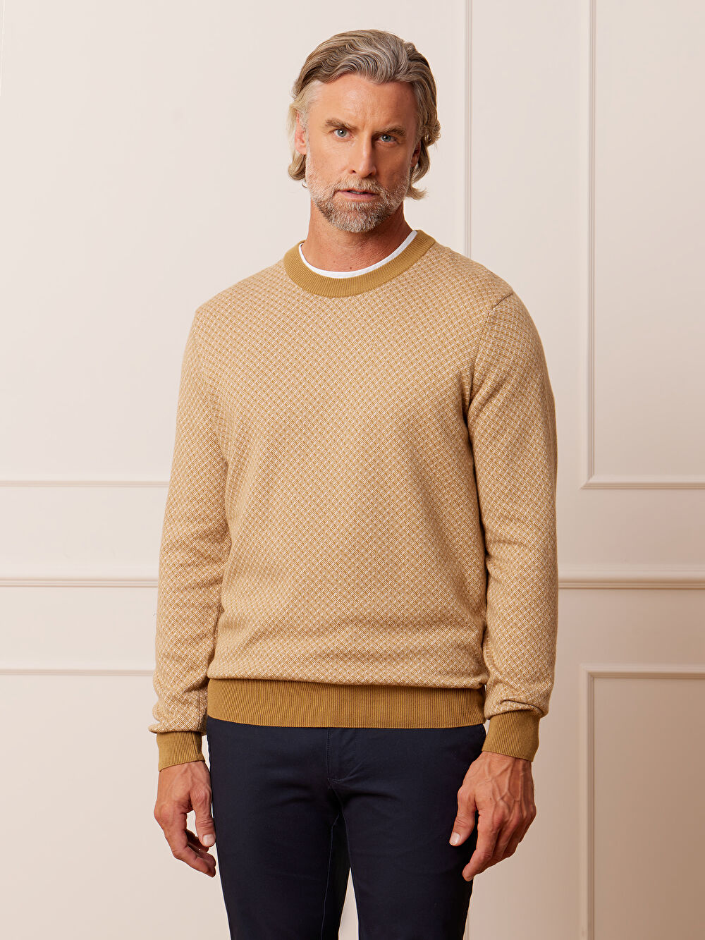 BEŻOWY SWETER KIRKBECK - 4