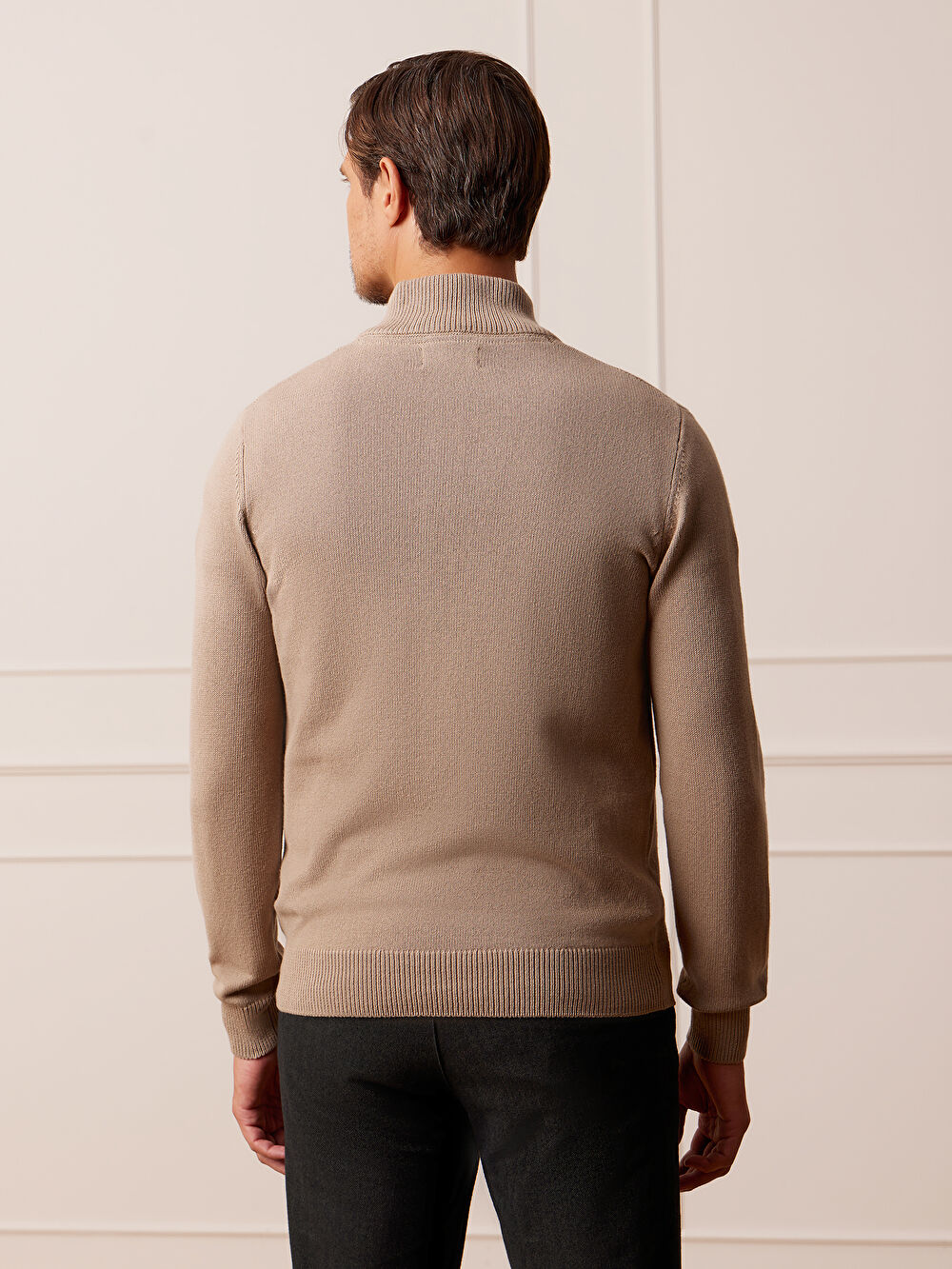BEŻOWY SWETER ALTON - 7