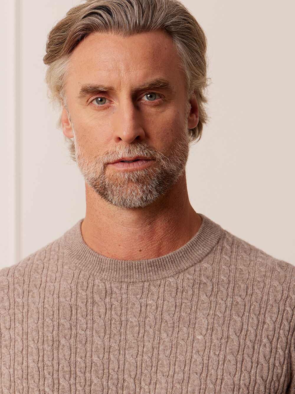 BEŻOWY SWETER JULIMES