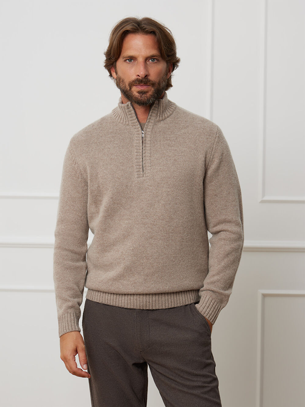 BEŻOWY SWETER TUDOR