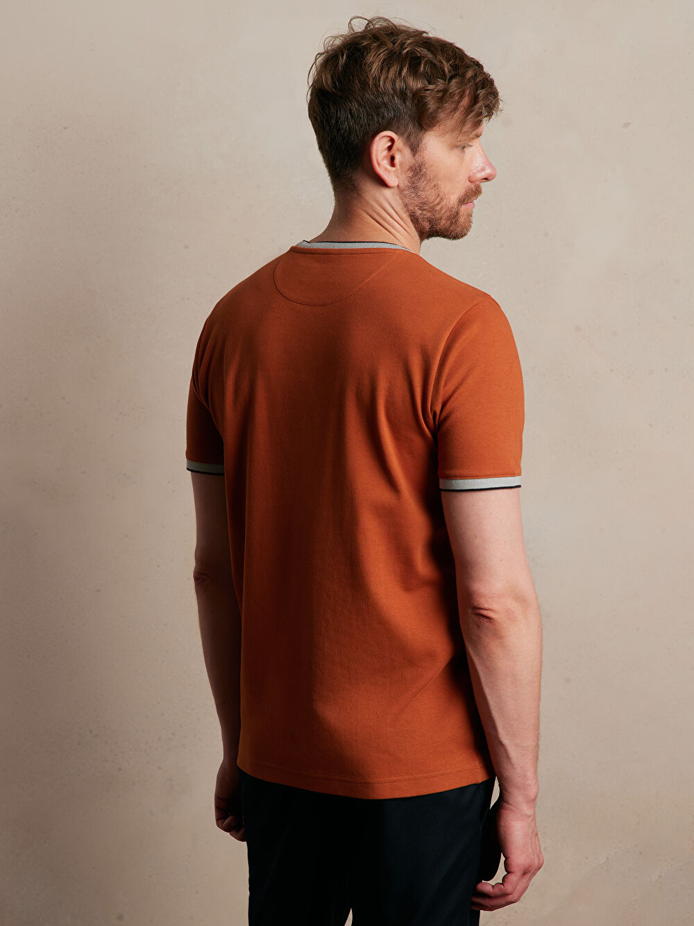 BAWEŁNIANY T-SHIRT WELLS - 5