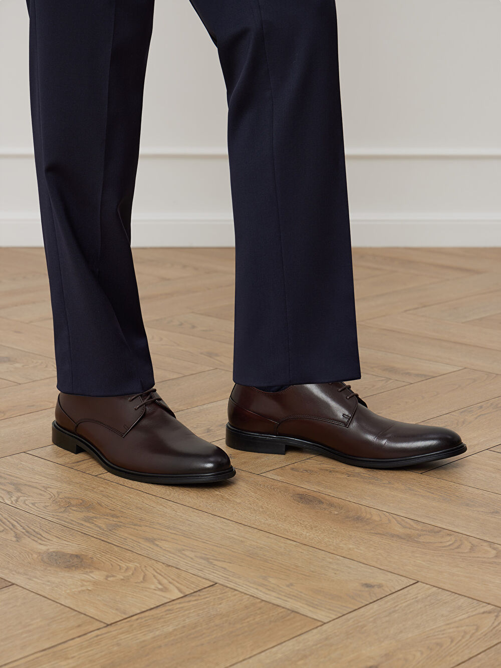 BRĄZOWE BUTY URISHAY