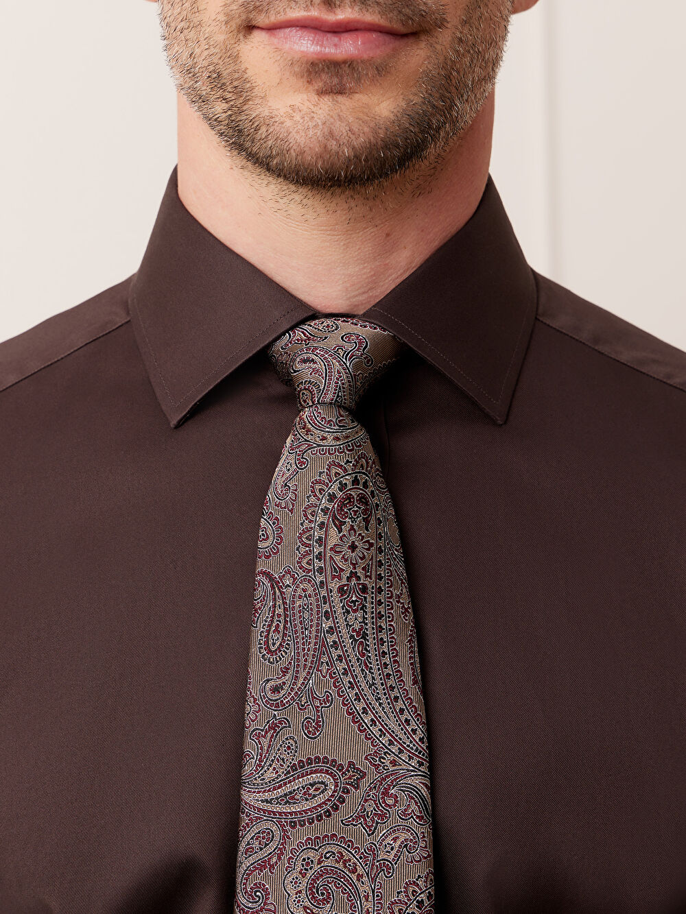 BRĄZOWY KRAWAT - 4
