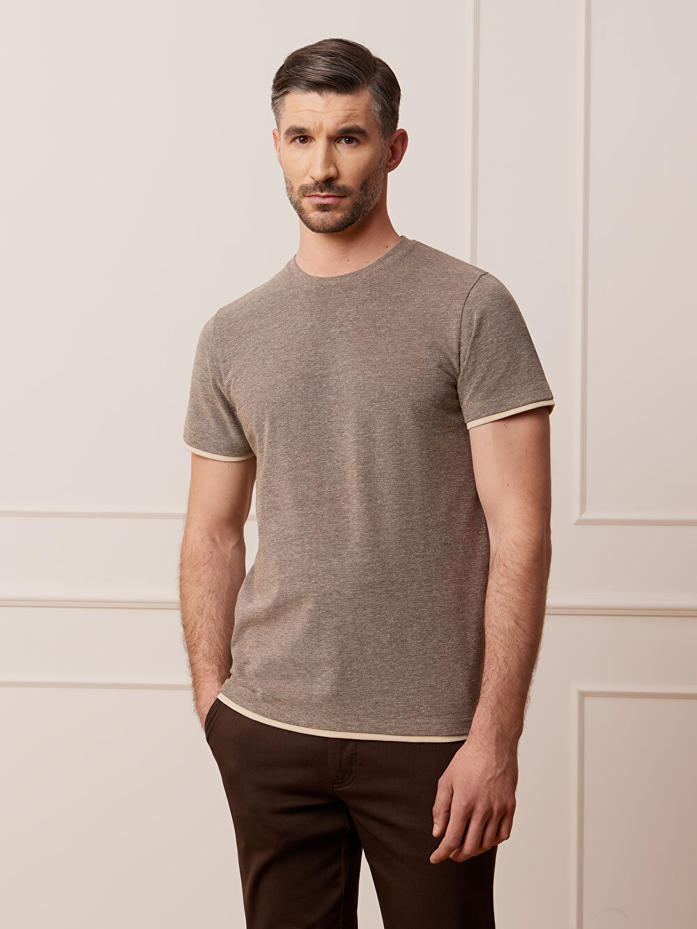 BRĄZOWY T-SHIRT MOCKTREE - 4