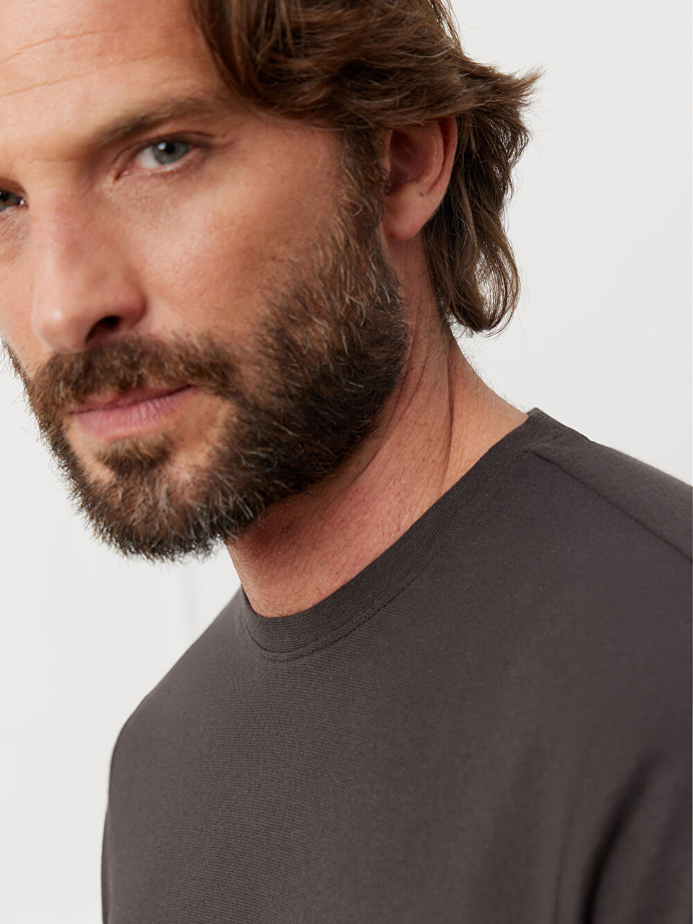 BRĄZOWY T-SHIRT LYDDEN - 3