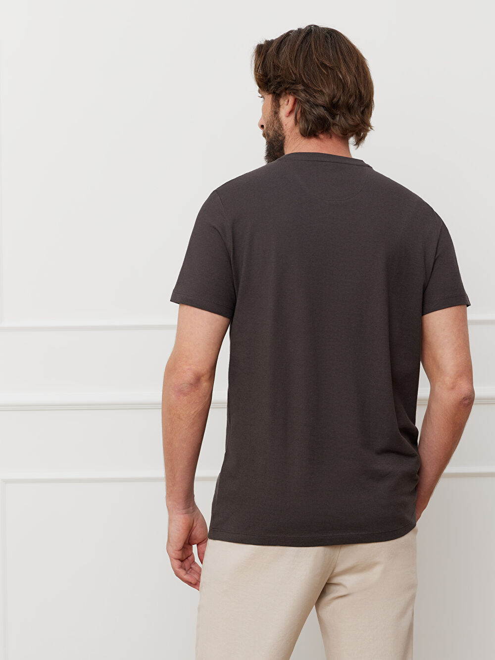 BRĄZOWY T-SHIRT LYDDEN - 2
