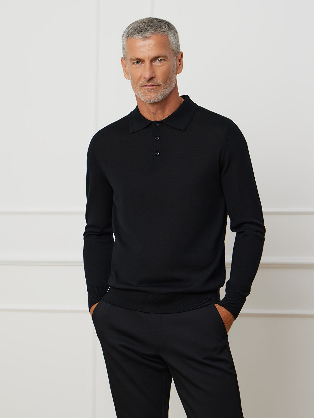 CZARNY SWETER CORFIELD