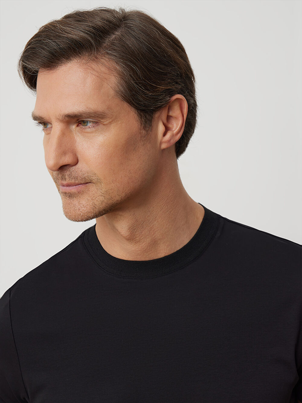 CZARNY T-SHIRT PONATROM - 4