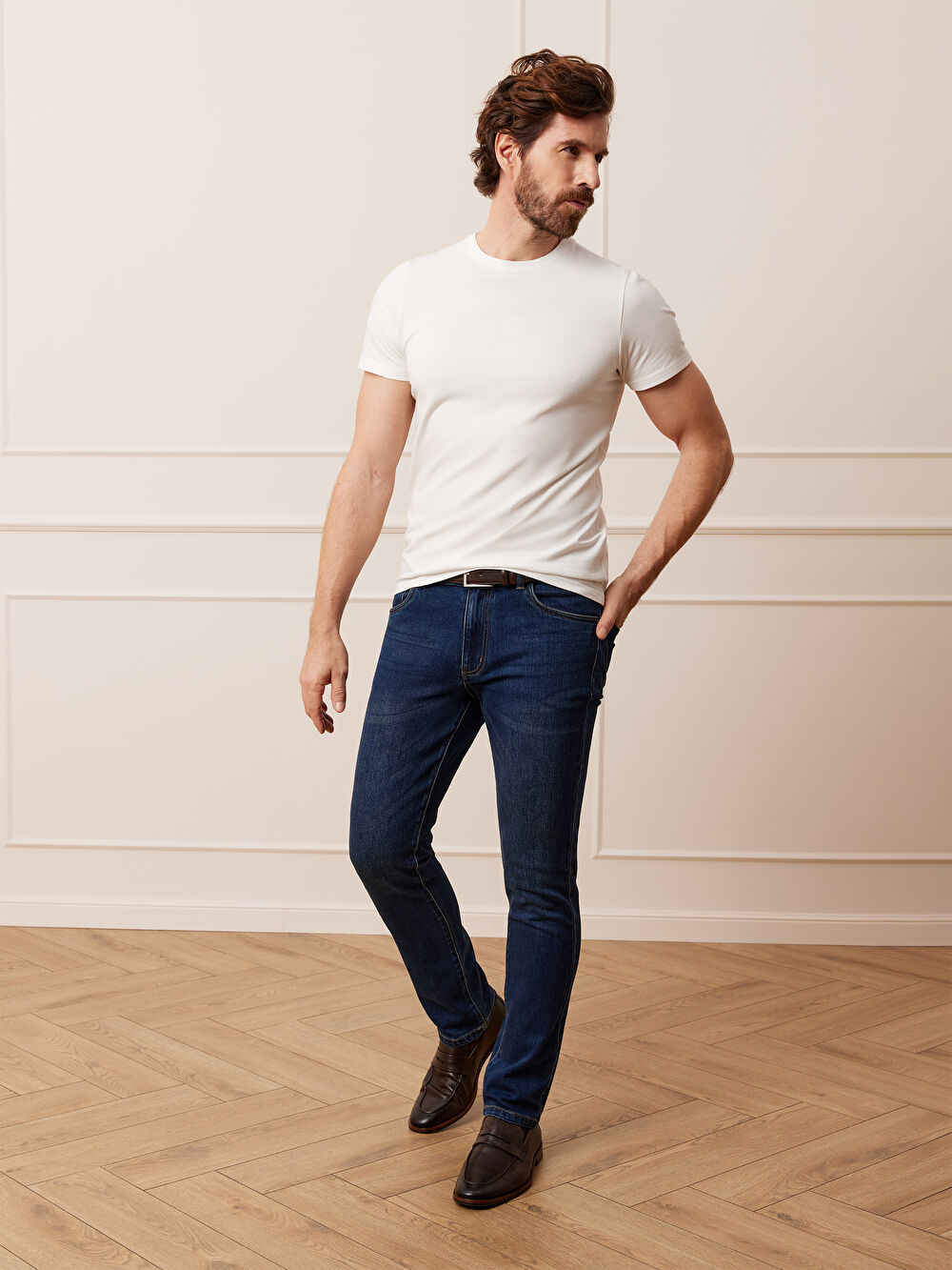 GRANATOWE JEANSY GENESON