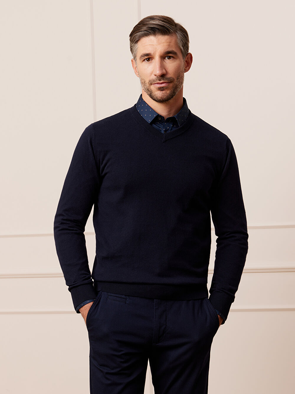 GRANATOWY SWETER PEASTON