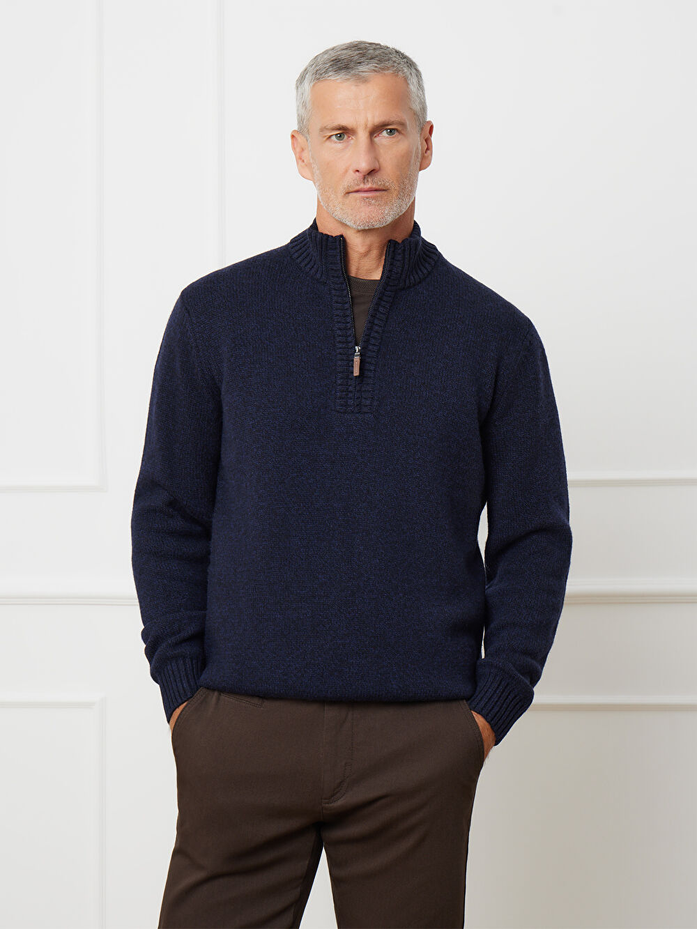 GRANATOWY SWETER TUDOR