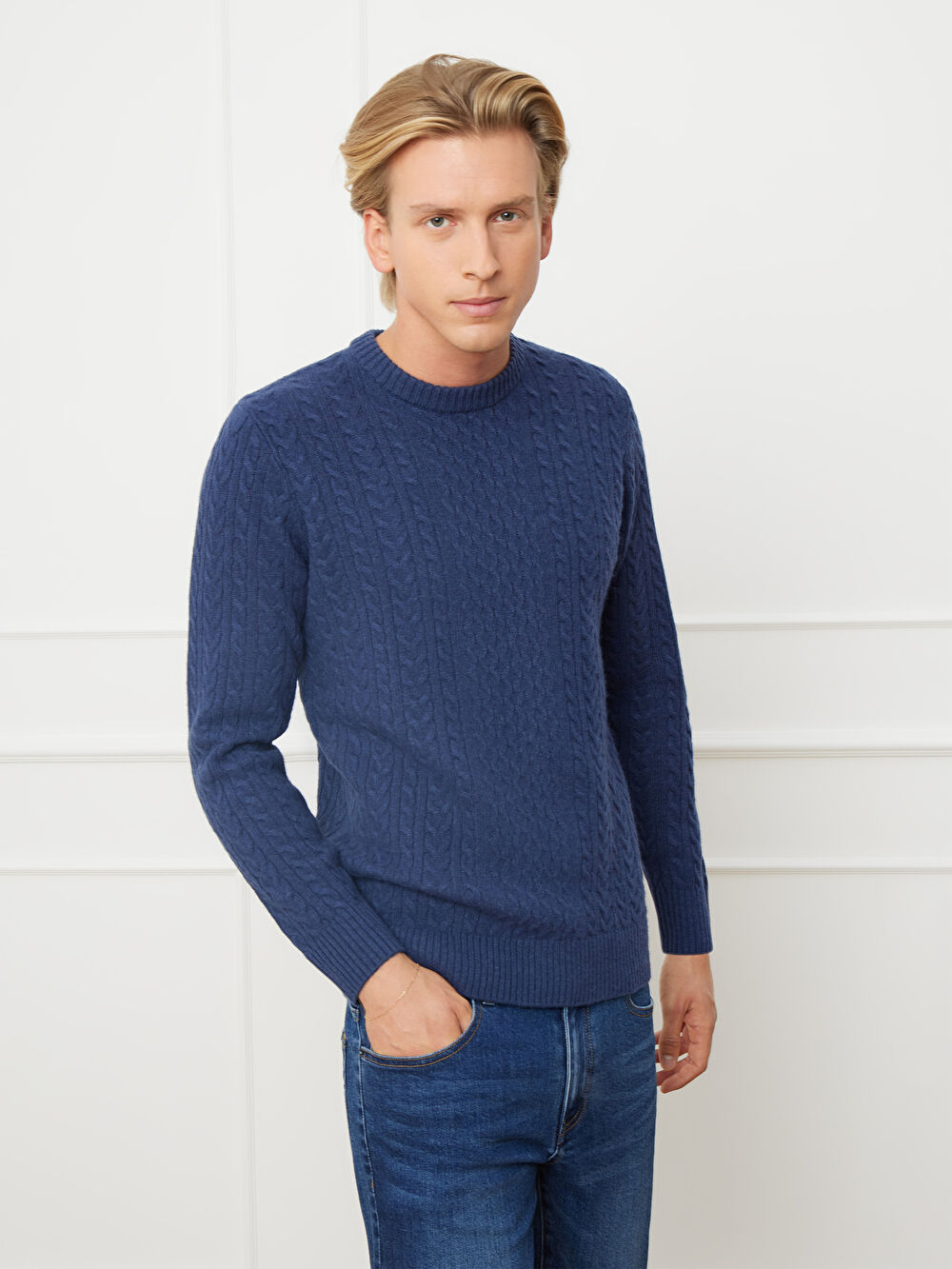 NIEBIESKI SWETER CALIENTE