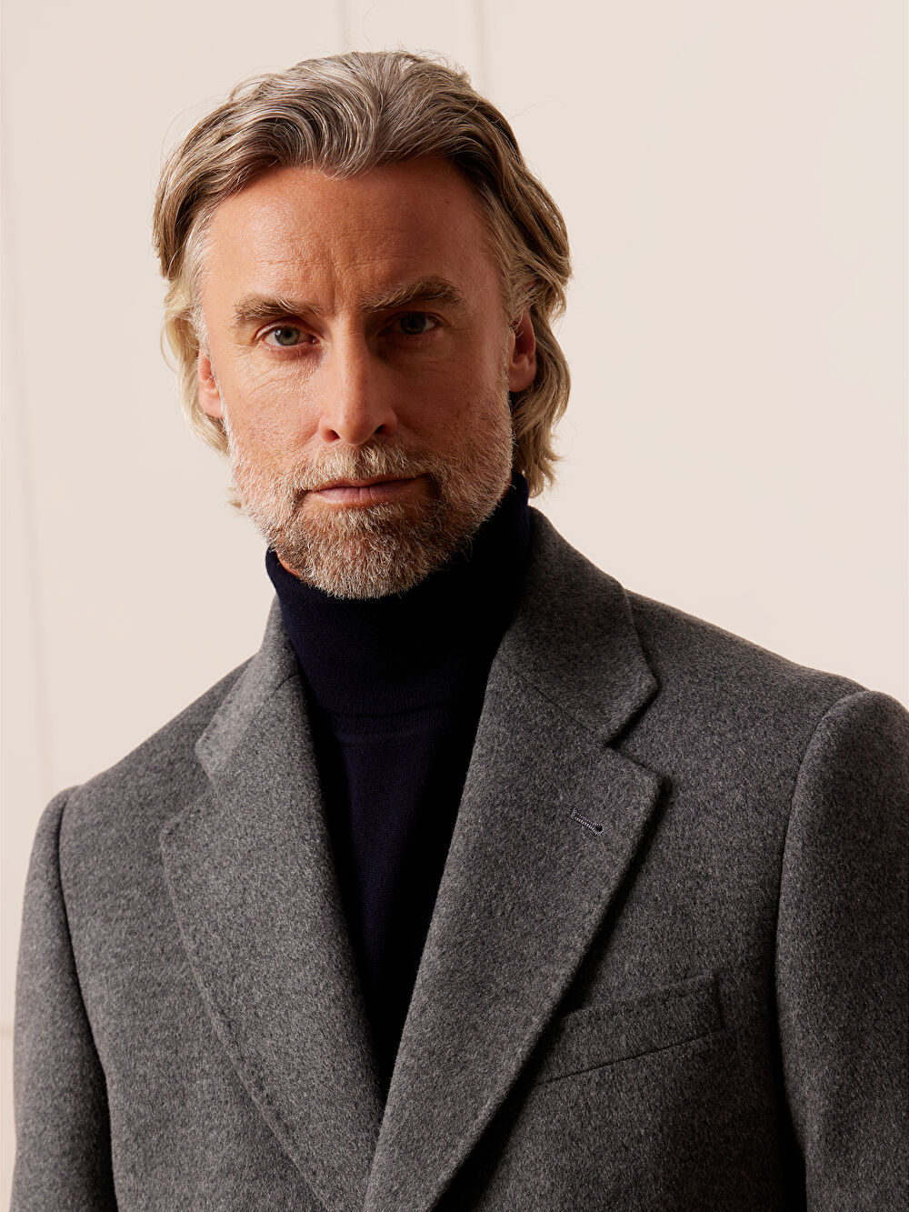 SZARY PŁASZCZ - 4