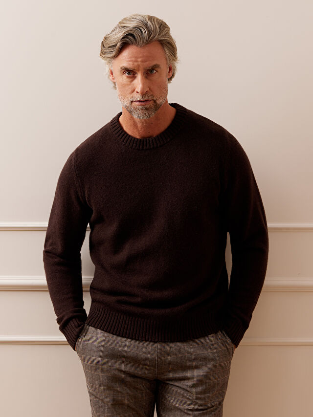 BRĄZOWY SWETER RUCKER