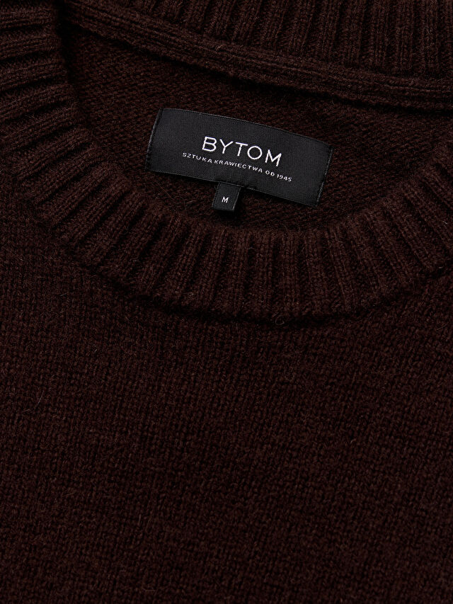 BRĄZOWY SWETER RUCKER