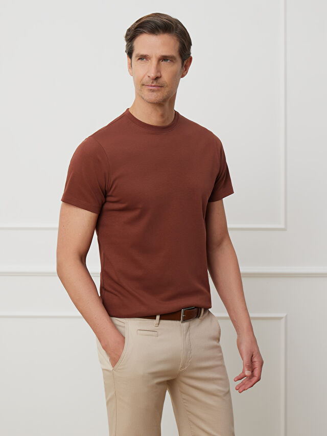BRĄZOWY T-SHIRT TOMSONN