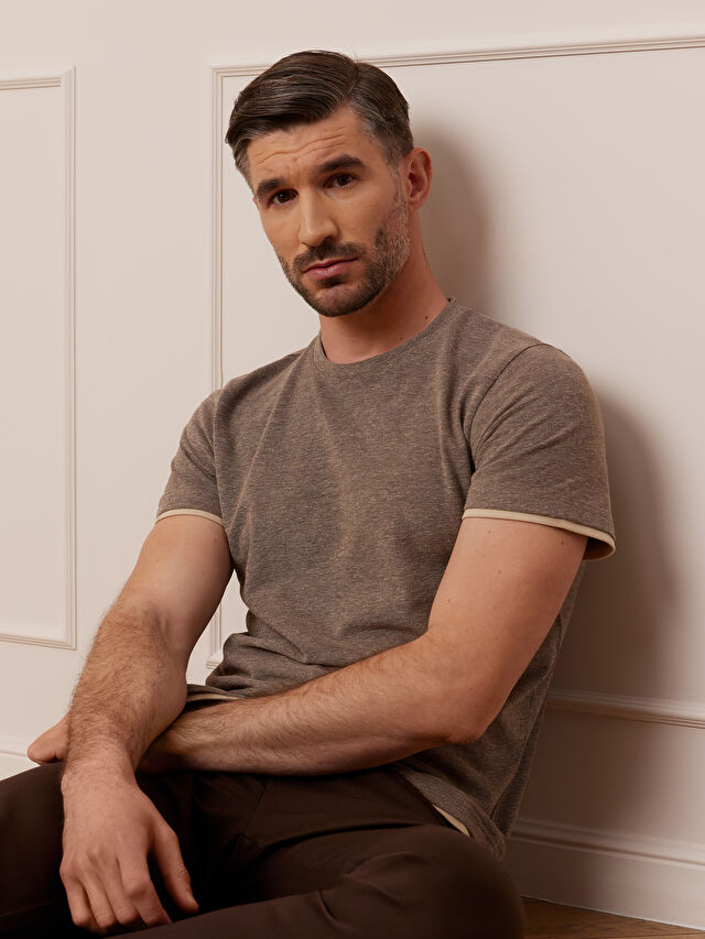 BRĄZOWY T-SHIRT MOCKTREE