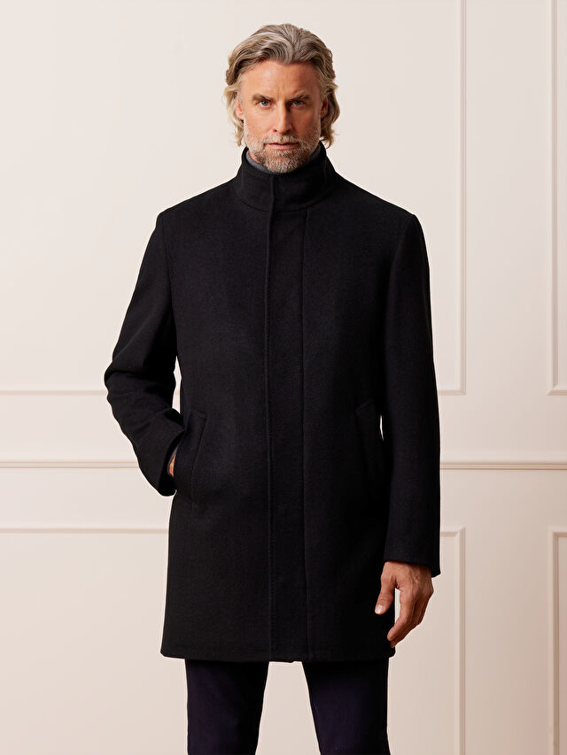 CZARNY PŁASZCZ BOND