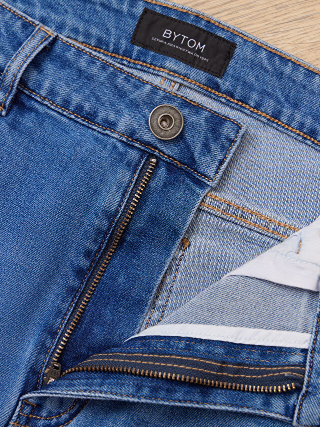 NIEBIESKIE JEANSY KARMAS