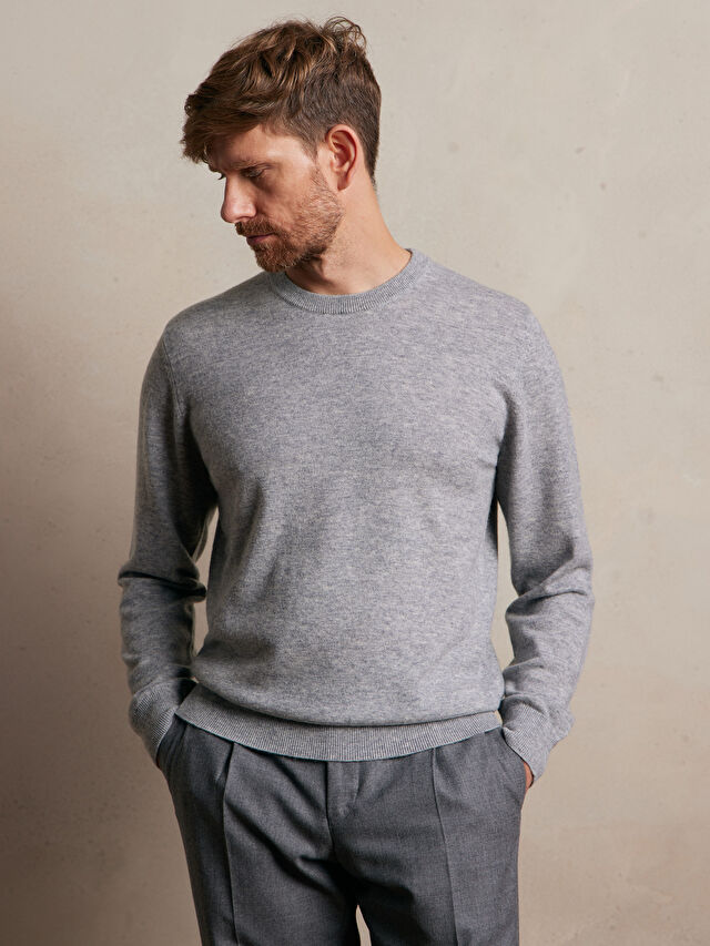 WEŁNIANY SWETER WHICKHAM Z DODATKIEM KASZMIRU